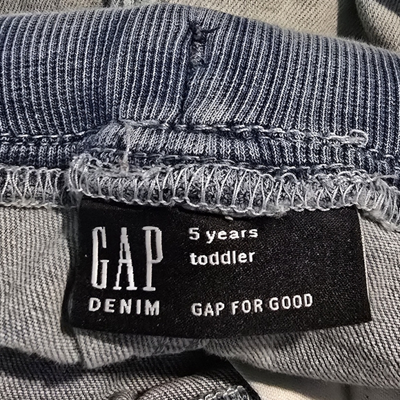 GAP Denim Toddler Shorts - Picture 3 of 3